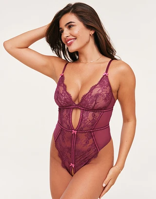 Laylia Dark Red Unlined lingerie bundle Model 2