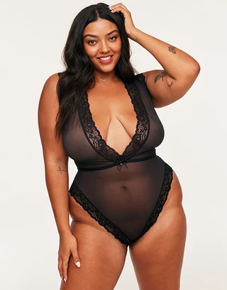 Amanda Black Plus Unlined lingerie bundle Model 2