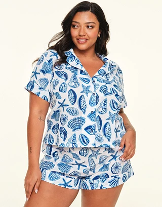 Lucero Novelty White Plus sleepwear bundle Model 2