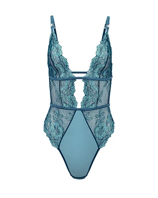 Calissa Dark Blue 2 Plus lingerie bundle Still 2
