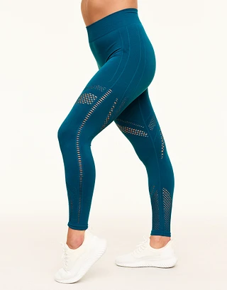 Skylar Seamless Legging Dark Blue 2 activewear bundle Model 2