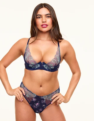 Prisma Floral Blue 2 Contour bra bundle Model 2