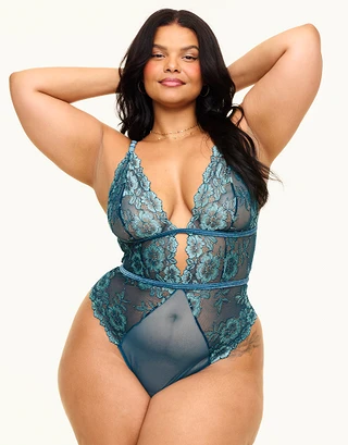 Calissa Dark Blue 2 Plus lingerie bundle Model 1