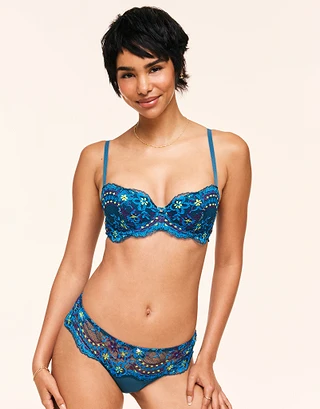 Nicholette Floral Blue Contour bra and panty bundle Model 2