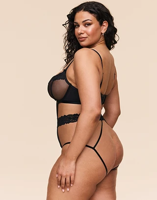 Sawyer Black Plus Unlined lingerie bundle Model 2
