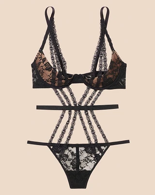 Leila Black Contour lingerie bundle Still 2