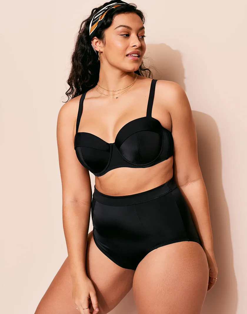 Vivien Black 2 Contour swimwear bundle Model 6