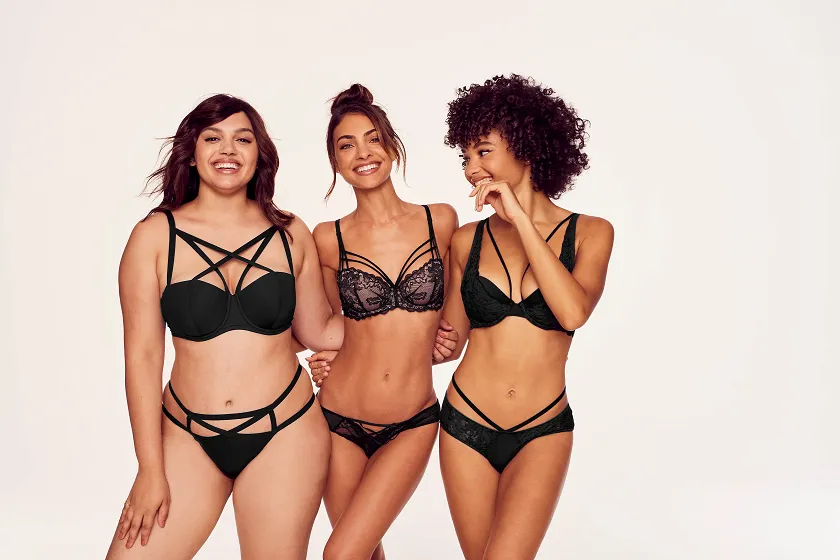 Nehrissa Black 2 Lightly Lined bra bundle Model 3