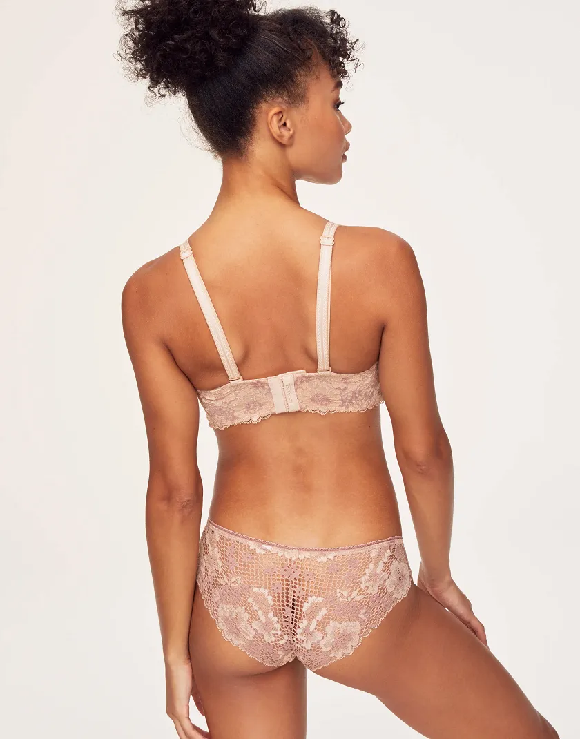 Constanta Medium Beige 2 Contour bra bundle Model 3