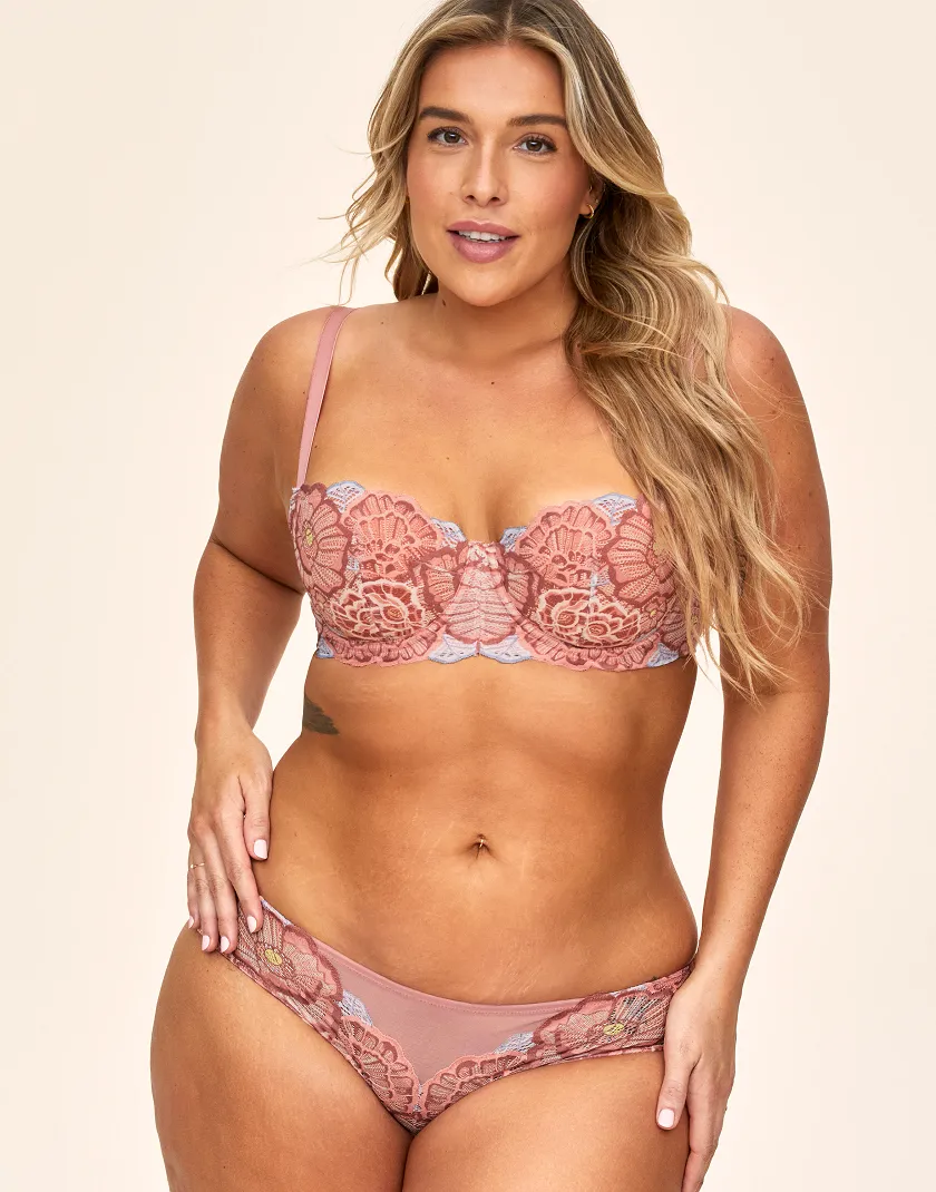 Colete Floral Brown 2 Contour bra bundle Model 3