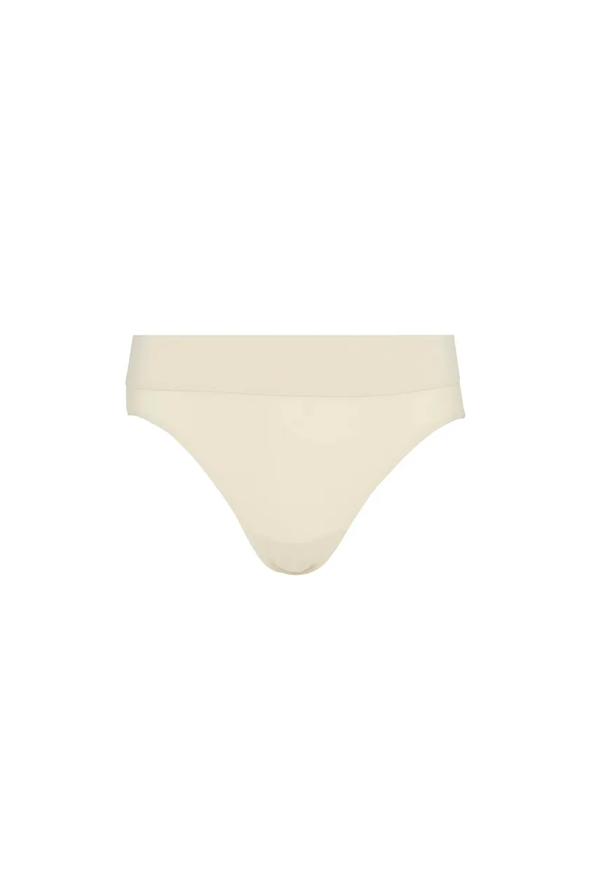 Fatima Bikini Light Brown panty bundle Still 2