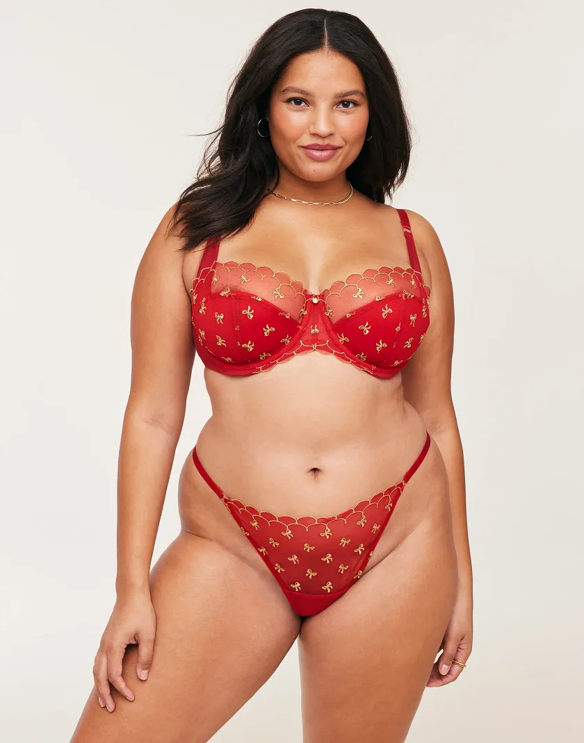 Bettie Dark Red 2 Contour bra bundle Model 4