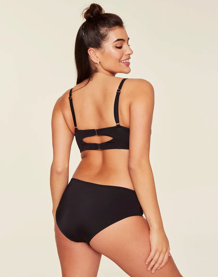 Vivien Black 2 Contour swimwear bundle Model 7