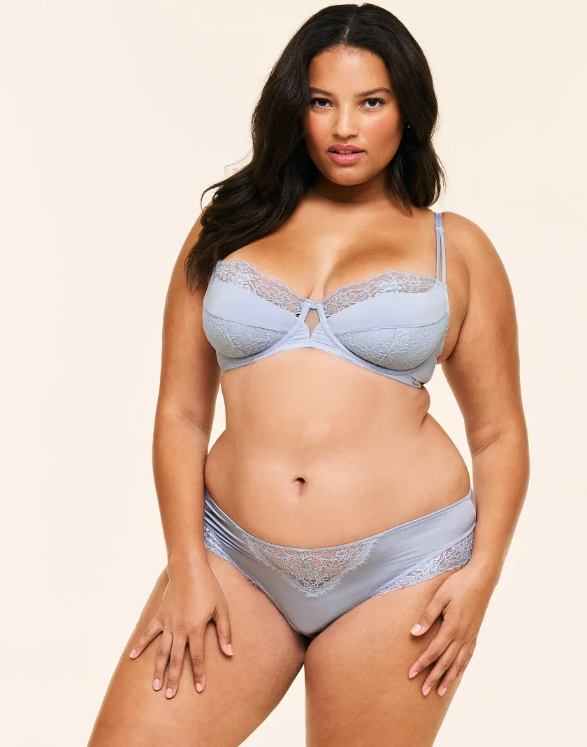 Leigha Light Blue 2 Contour bra bundle Model 6