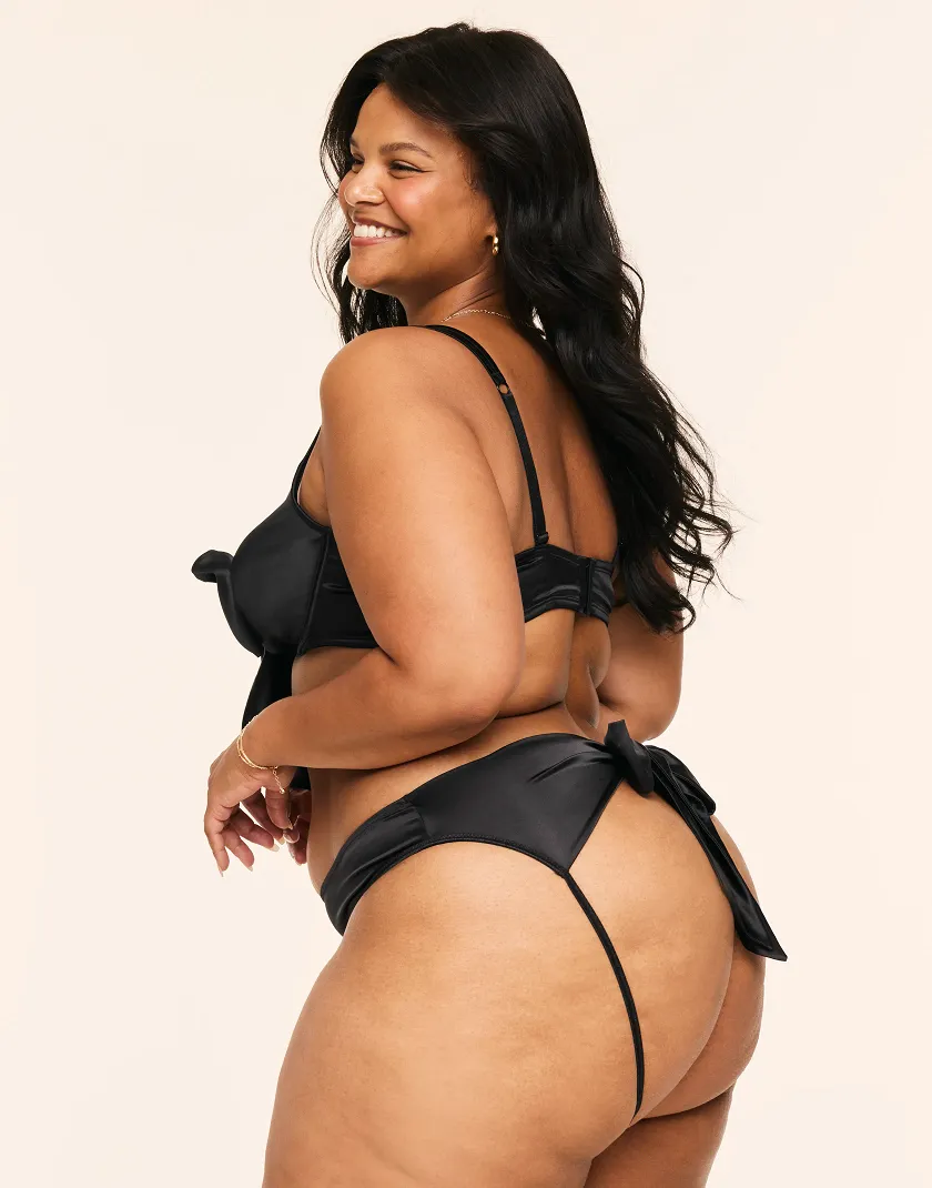Gynger Black 2 Unlined bra bundle Model 4