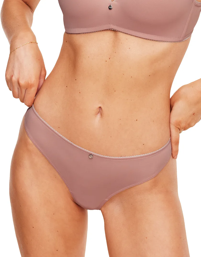 Jeanette B1 Medium Beige 2 Push Up bra bundle Model 3