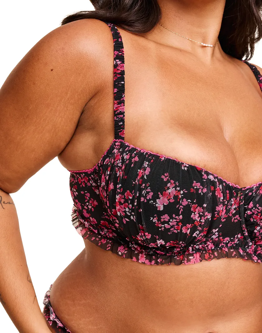 Susie Floral Black 5 Contour bra bundle Model 2