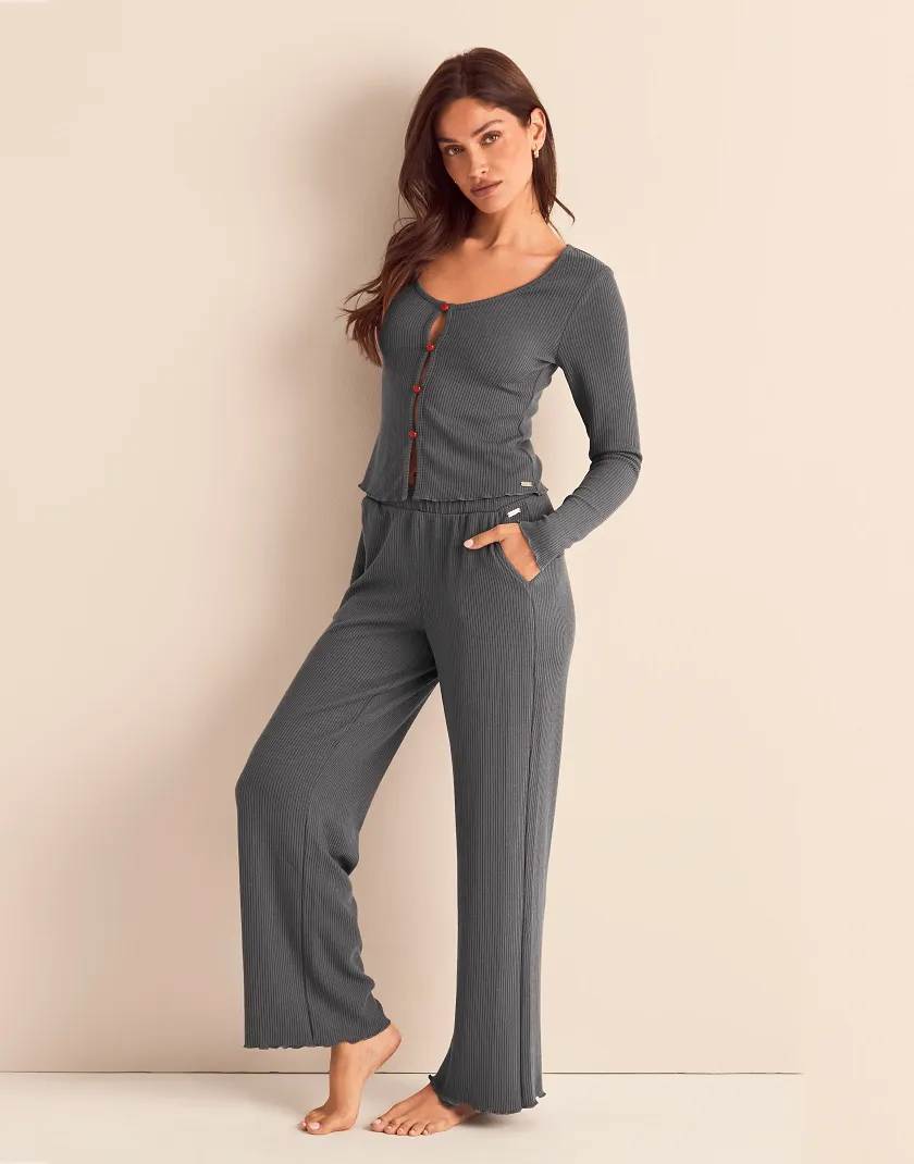 Amrita B1 Dark Gray lounge bundle Model 4