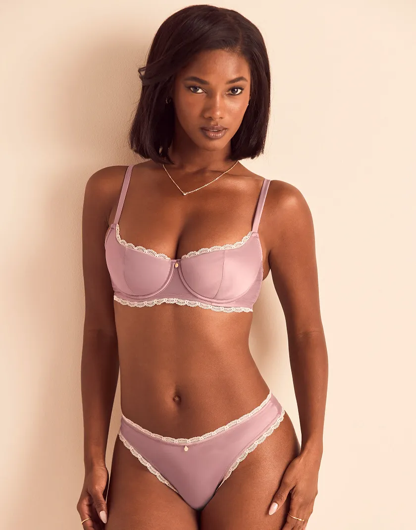 Elsie Medium Beige 2 Contour bra bundle Model 4