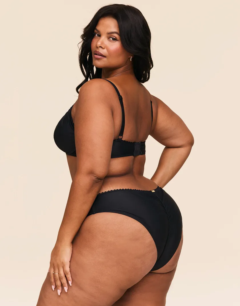 Pilar Black 2 Contour swimwear bundle Model 9