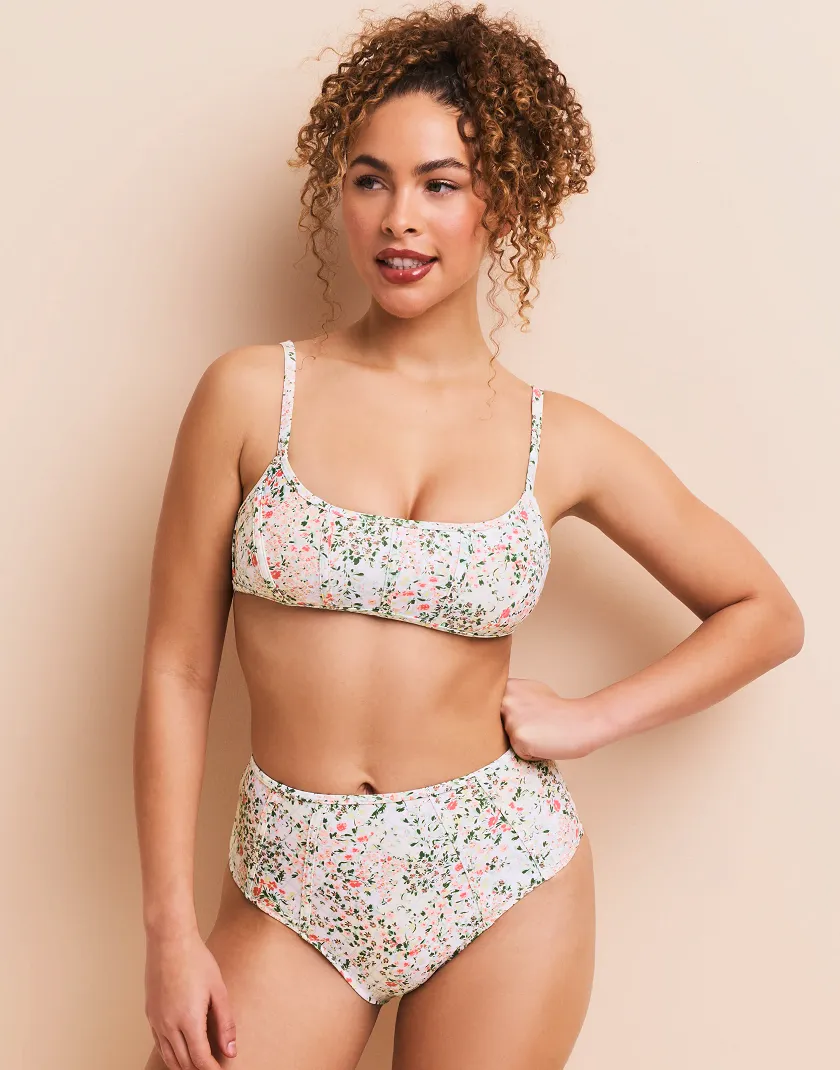 Valcea Floral White 4 Contour swimwear bundle Model 6