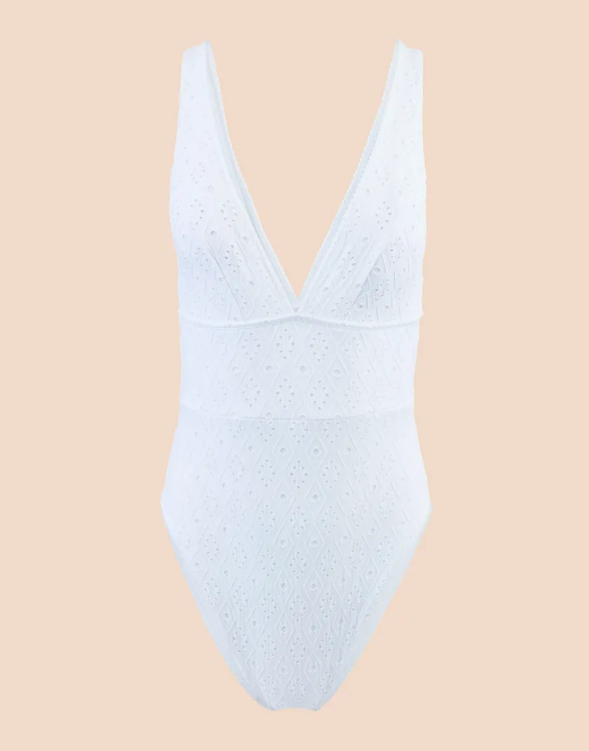 Melony White Contour swimwear bundle Still 3