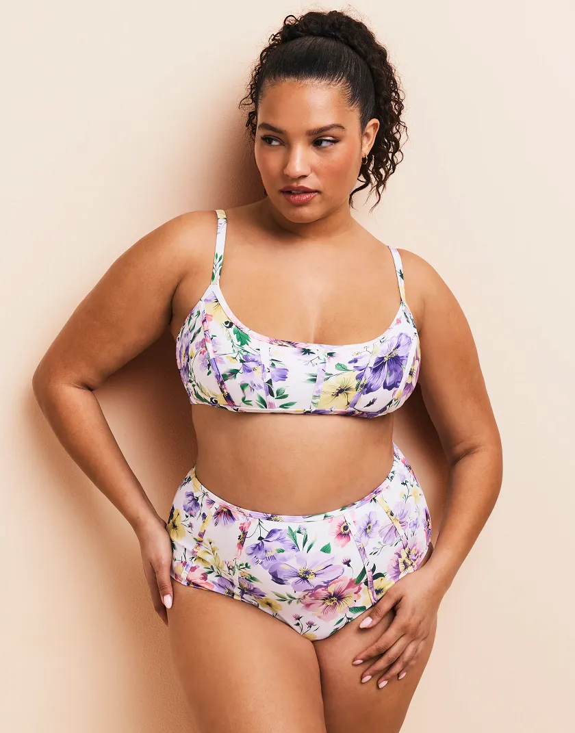 Valcea Floral White 3 Contour swimwear bundle Model 7