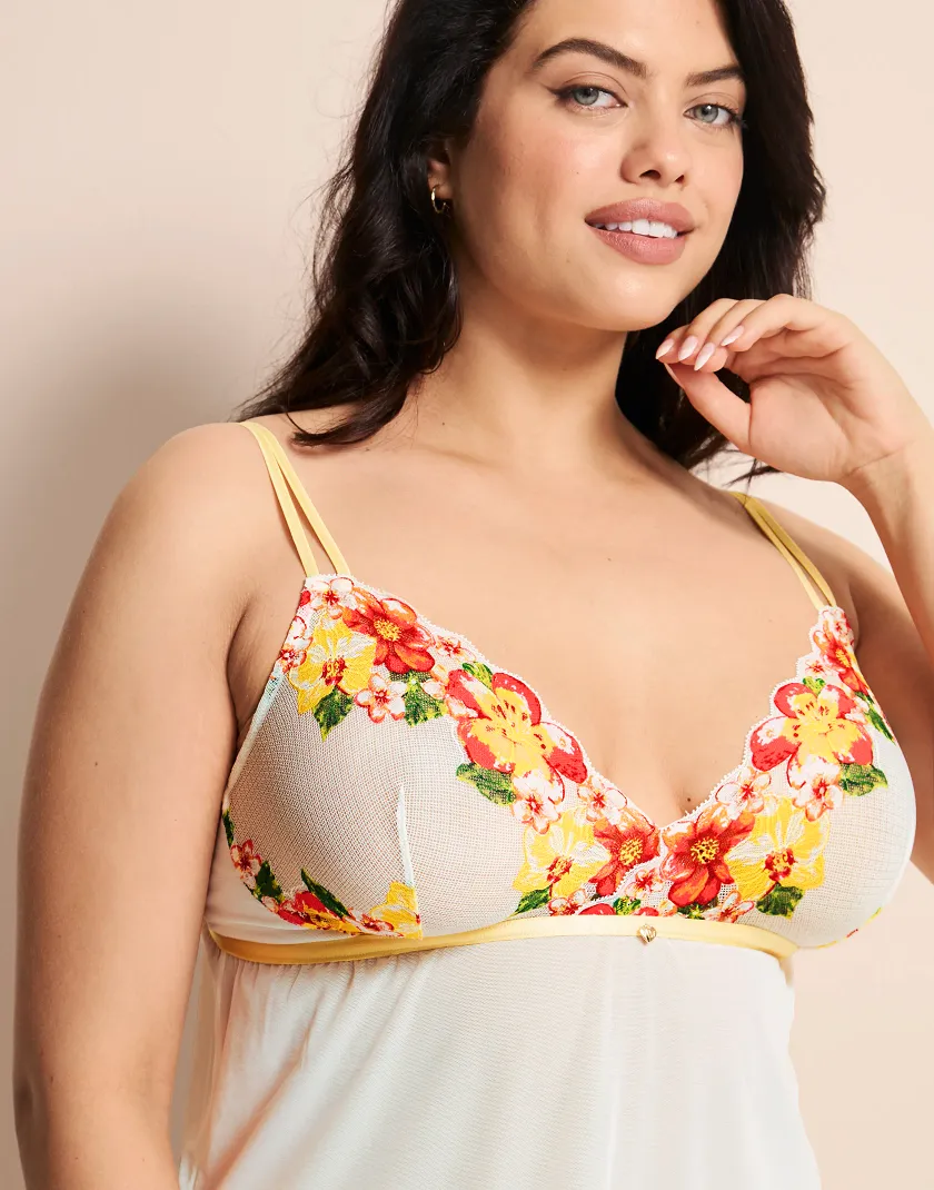 Babette Floral White Plus Unlined lingerie bundle Model 5