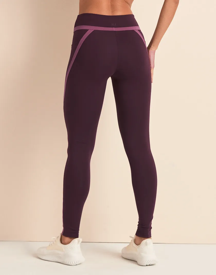 Clarity Legging Dark Purple activewear bundle Model 4