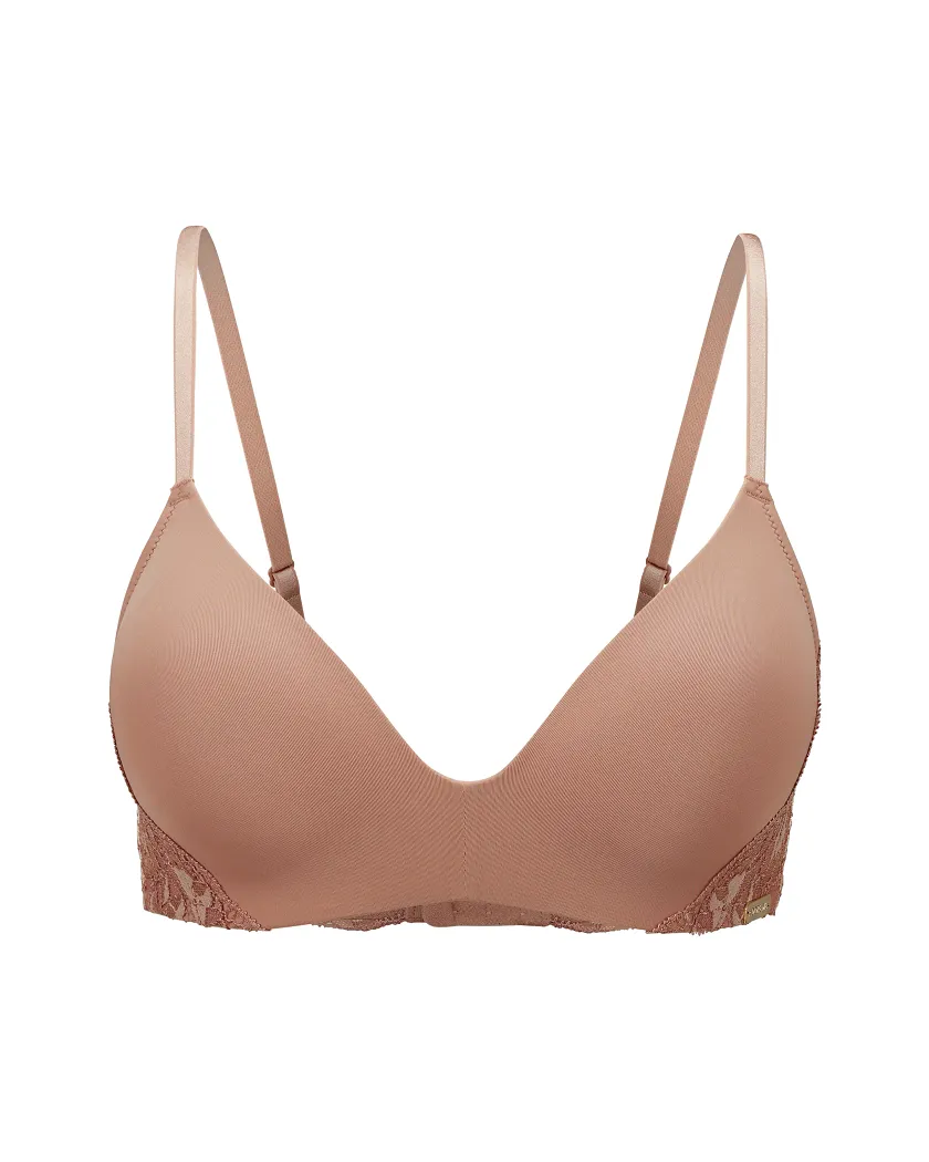 Arwen Medium Beige 2 Contour bra bundle Still 3