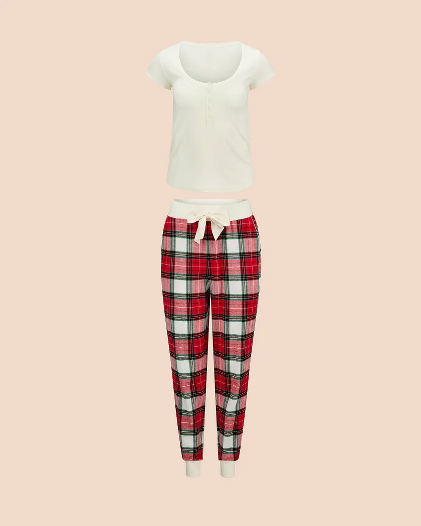 Caileigh White 2 sleepwear bundle Still 3