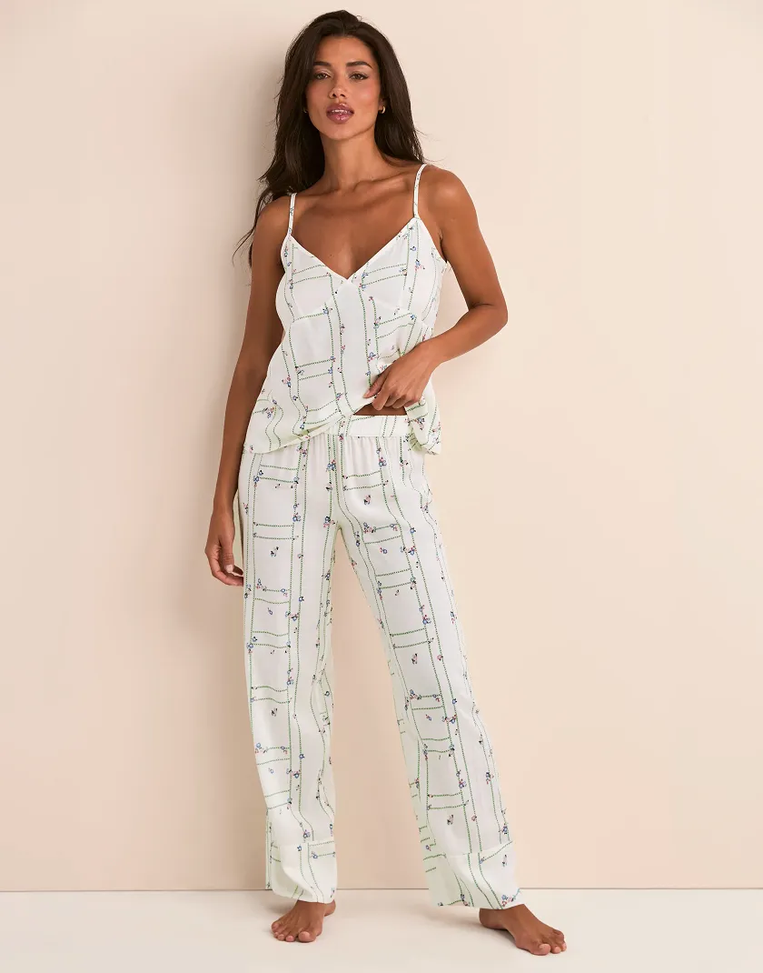Nessa Floral Beige sleepwear bundle Model 5