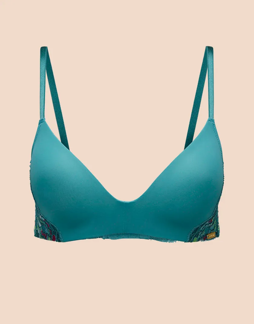 Arwen Dark Blue 2 Contour bra bundle Still 4