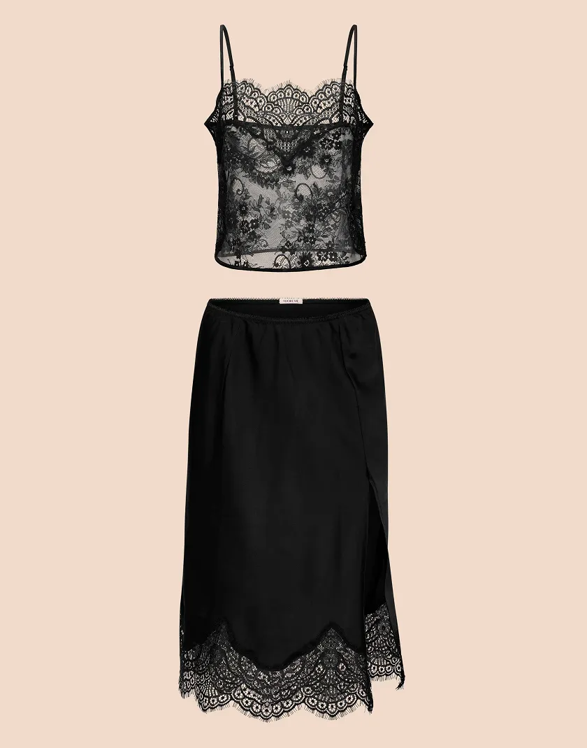 Apolonia Black lingerie bundle Still 2