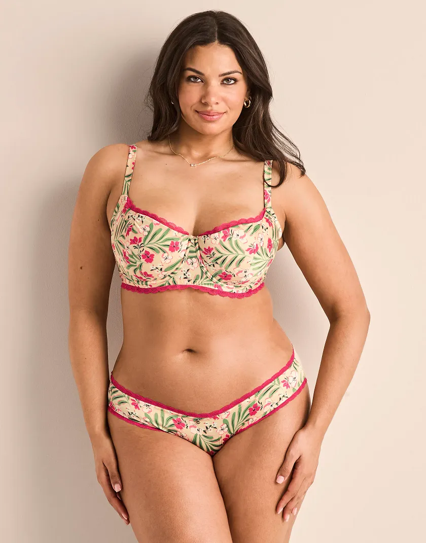 Elsie Tropical Beige 2 Contour bra bundle Model 7