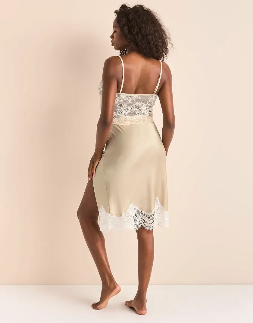 Apolonia Light White lingerie bundle Model 3
