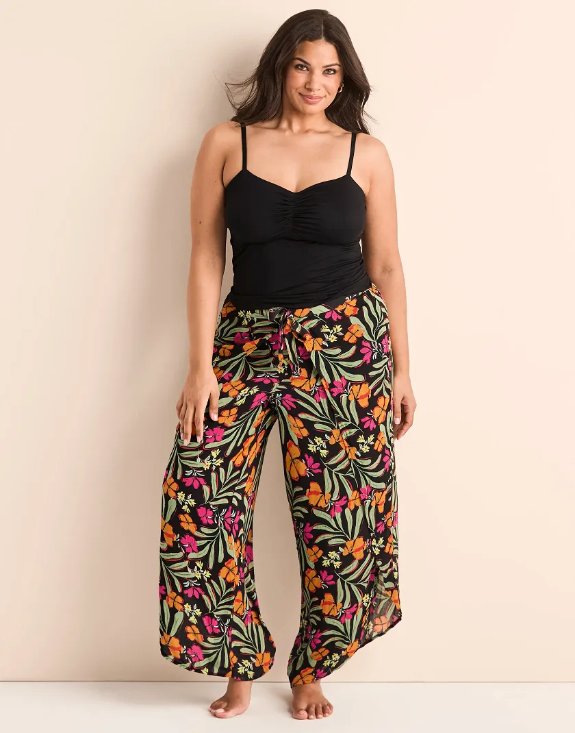 Patti Black lounge bundle Model 2