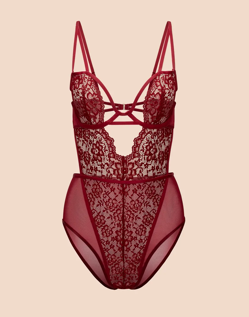 Sersha Dark Red Unlined lingerie bundle Model 3