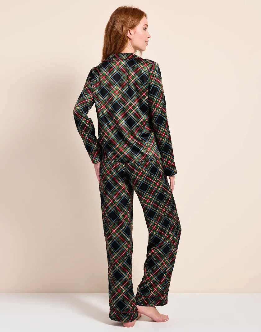 Raven Plaid Black sleepwear bundle Model 4