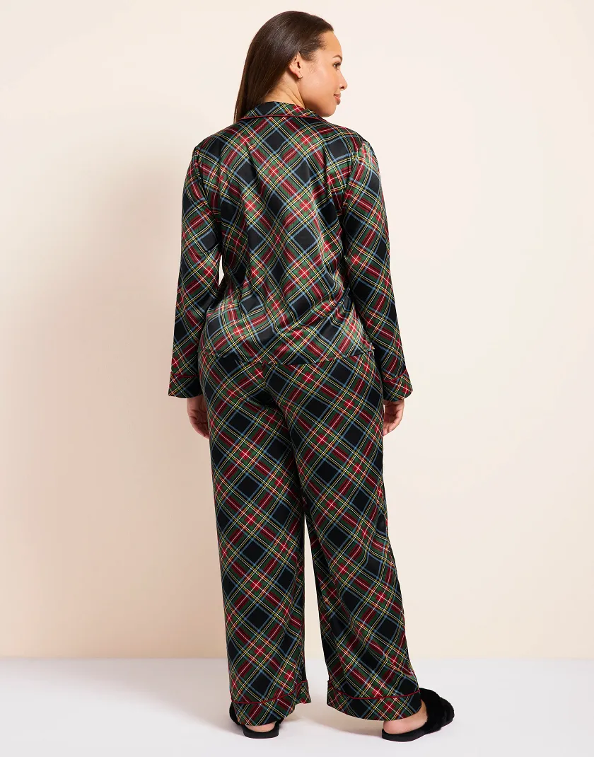 Raven Plaid Black sleepwear bundle Model 5