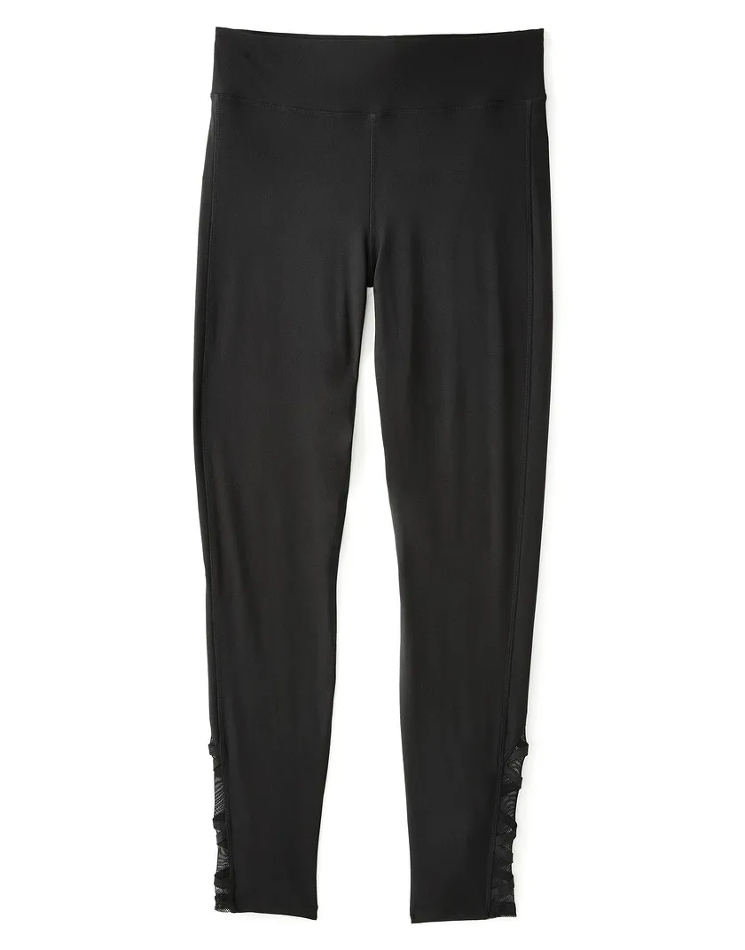 Kynlee Black activewear bundle Still 3
