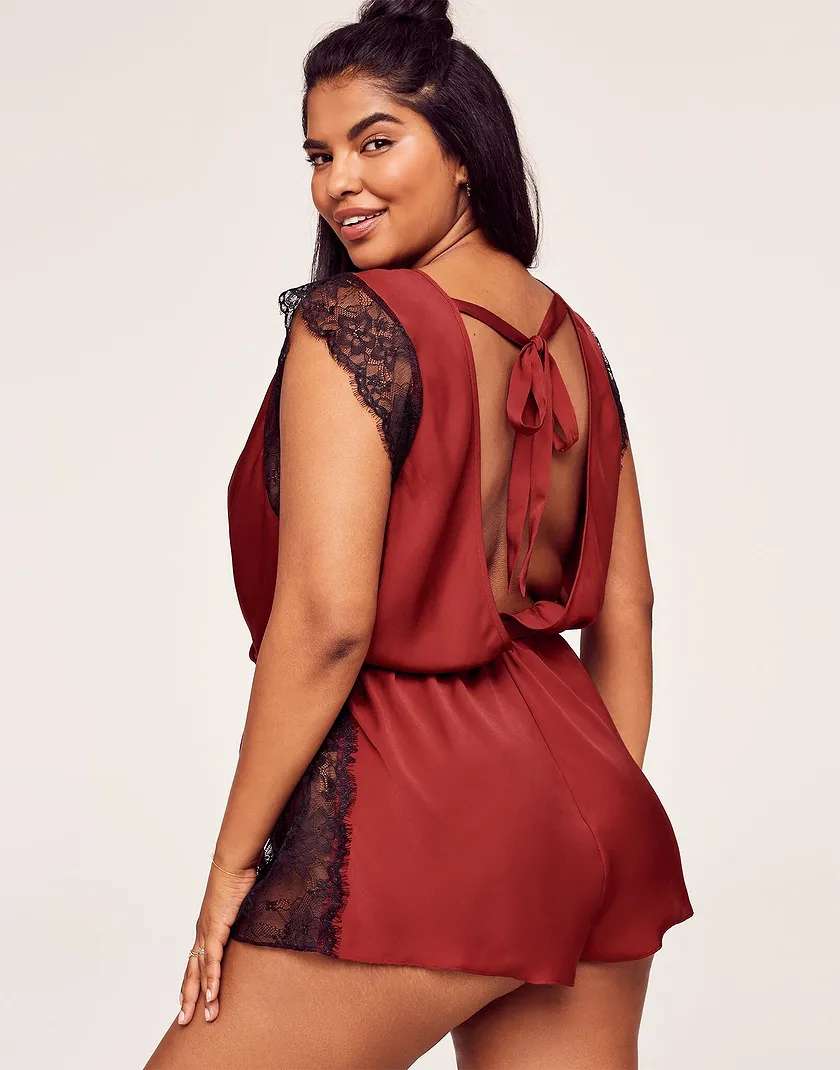 Maille Dark Red Plus lingerie bundle Model 4