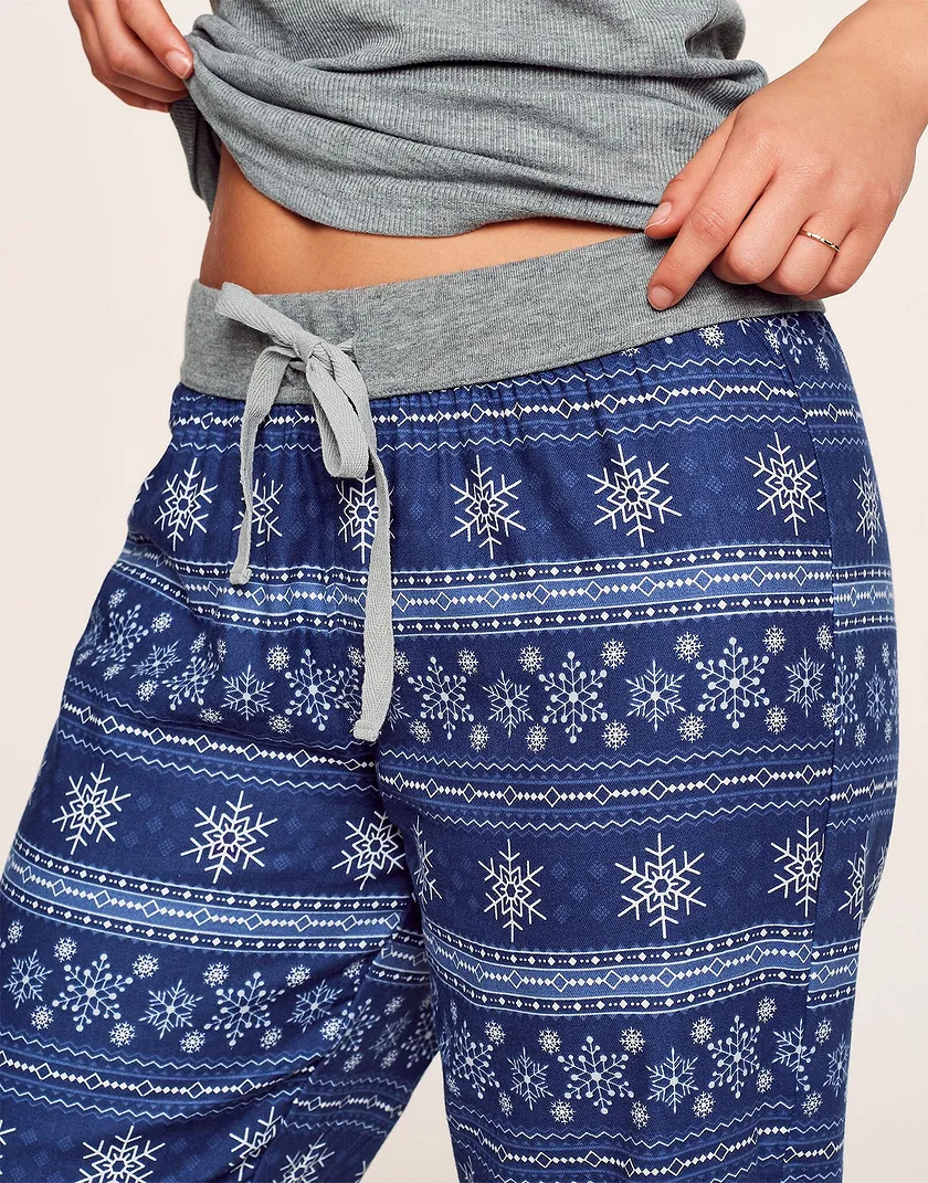 Kirsteen Falling Snowflakes C01 sleepwear bundle Model 4