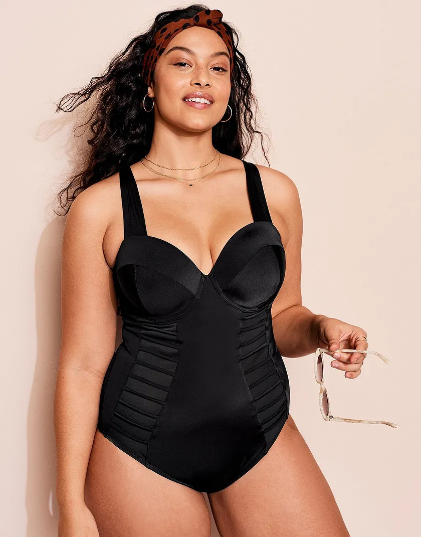 Lilison Black Plus Contour swimwear bundle Model 1