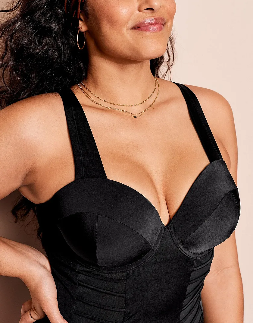 Lilison Black Plus Contour swimwear bundle Model 3