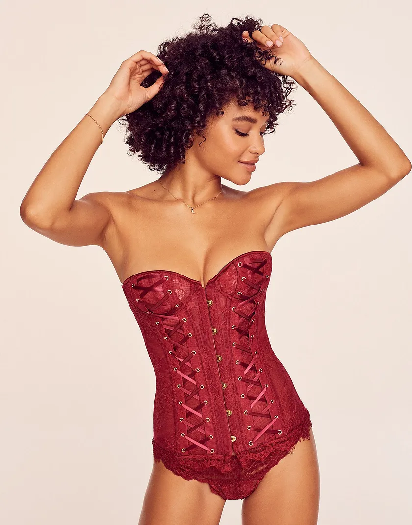 Axelle Dark Red Contour corset bundle Model 3