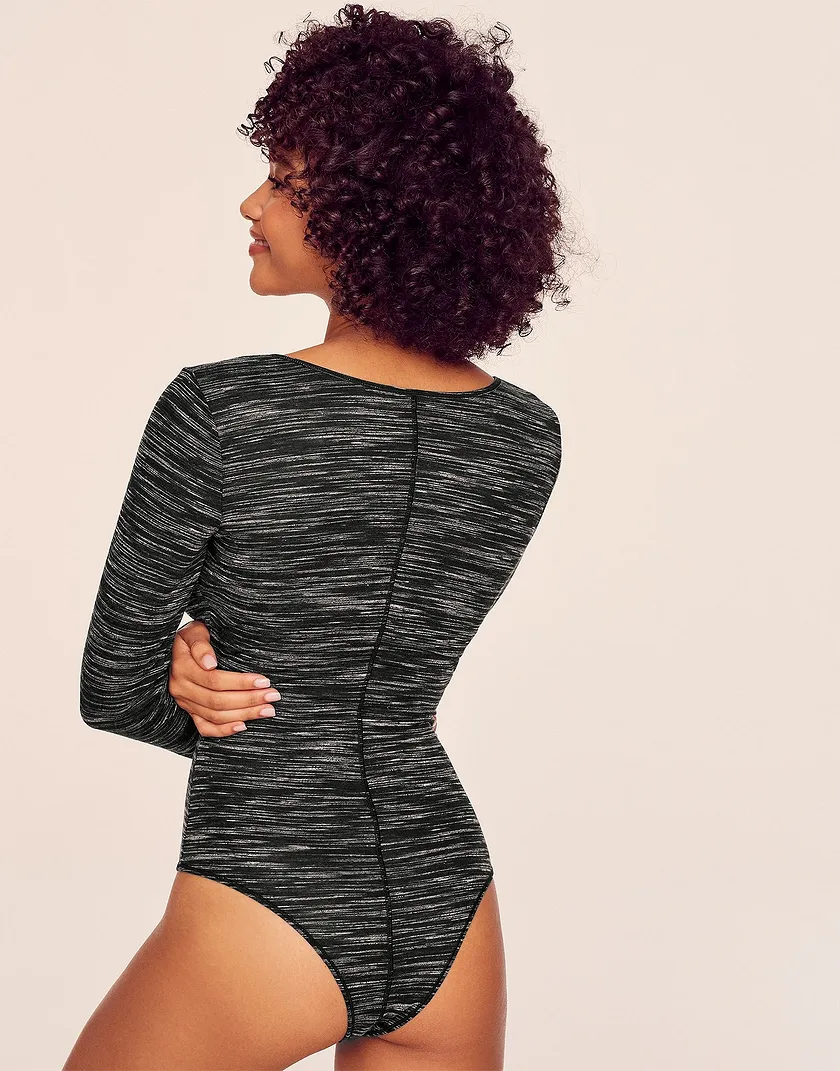 Havyn Black lounge bundle Model 3