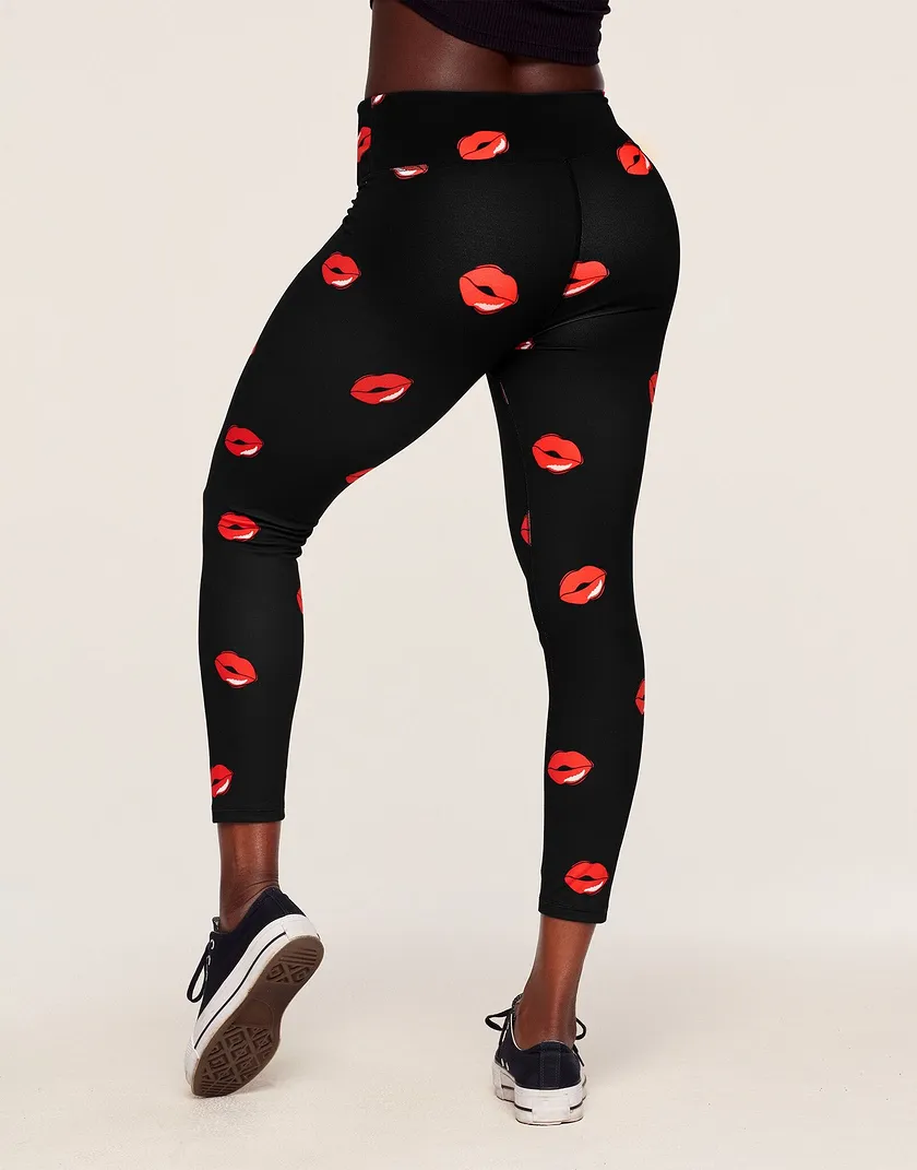 Cora Cozy 7/8 Novelty Black activewear bundle Model 2