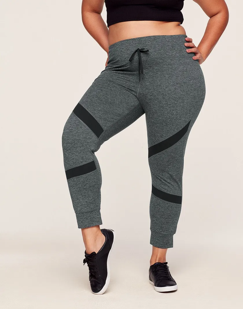 Gail Black Plus lounge bundle Model 1
