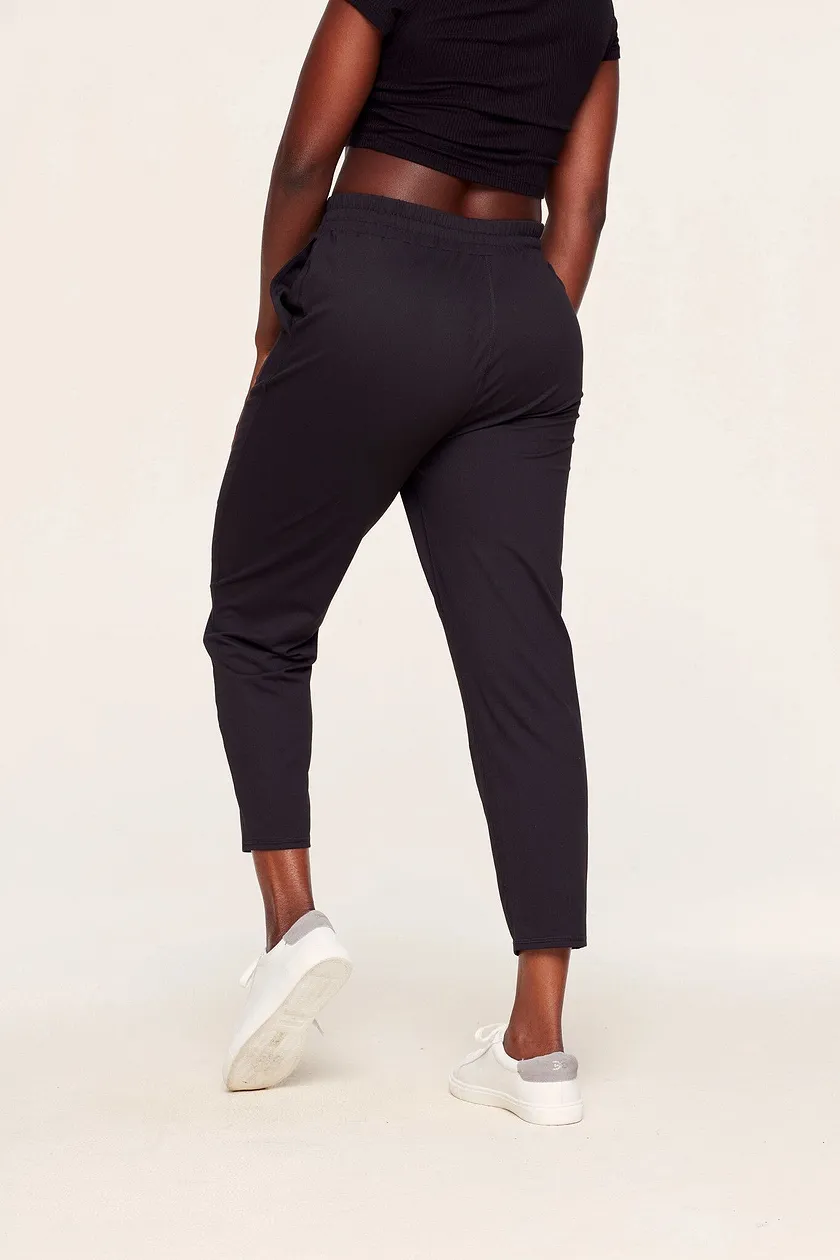 Francisca Black lounge bundle Model 6